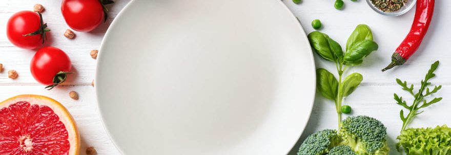 白い大きめの皿